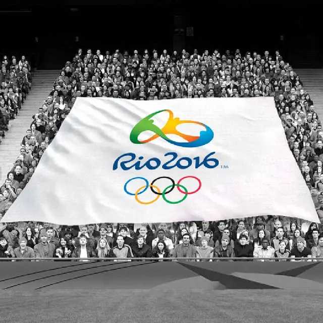 Crowd Flag