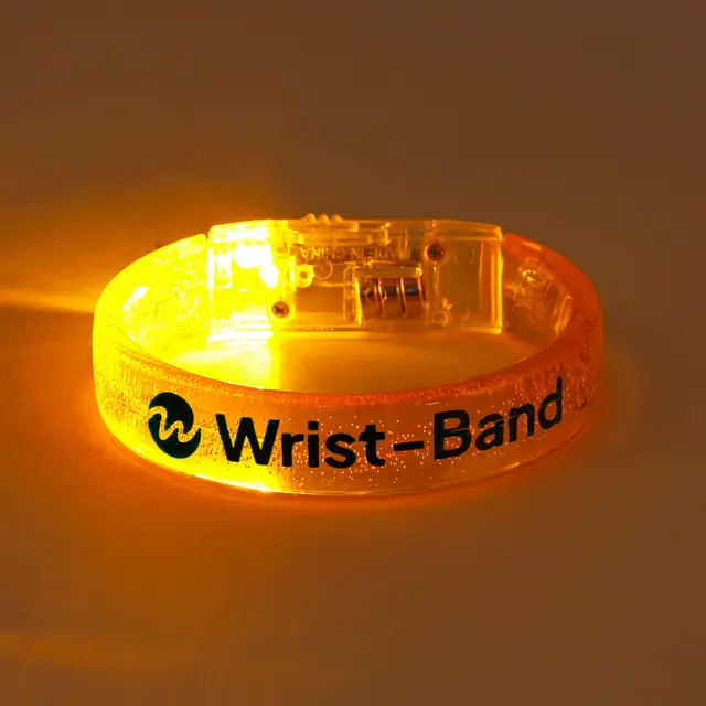 Orange (PMS 804)