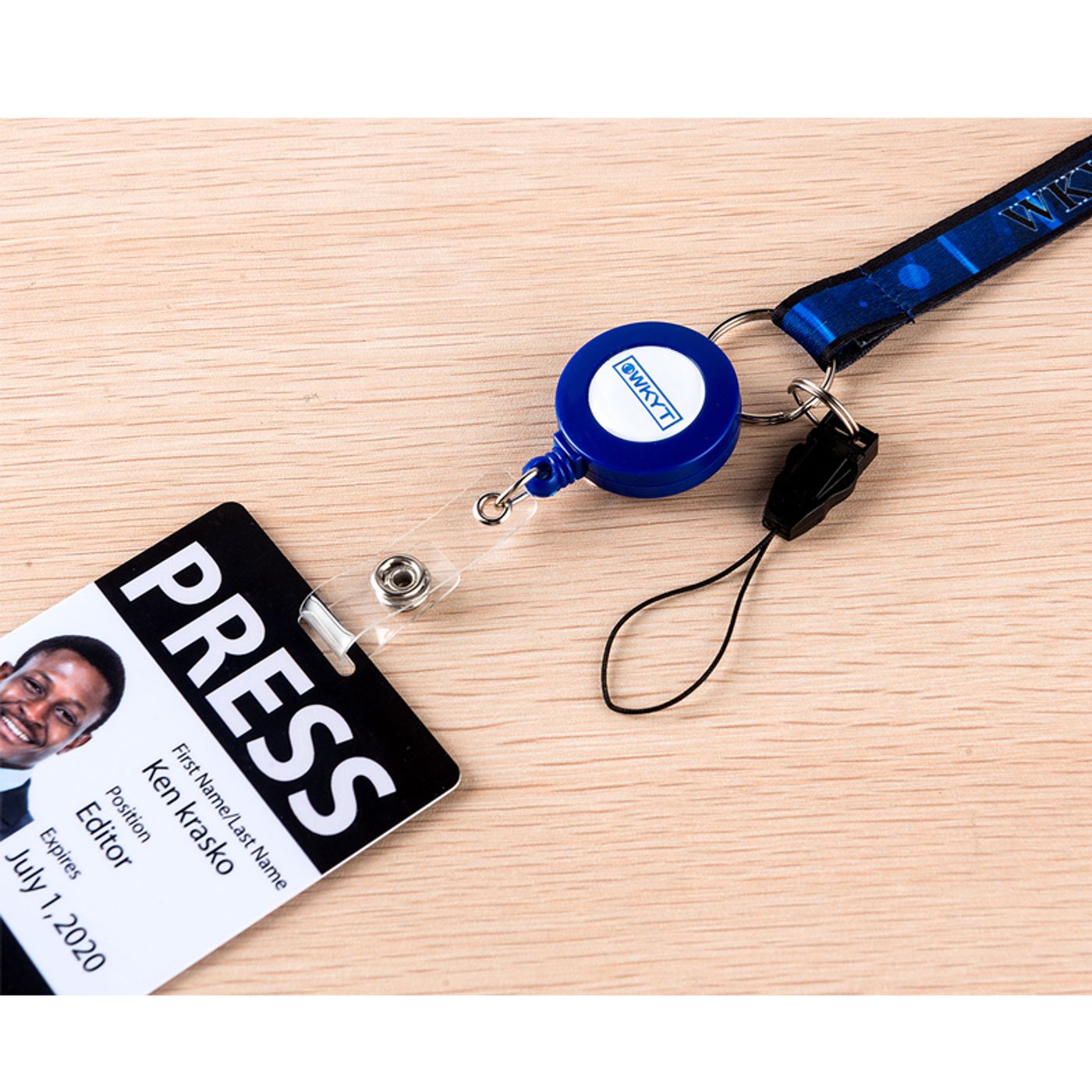 Retractable Lanyards With PVC Cards CustomLanyard